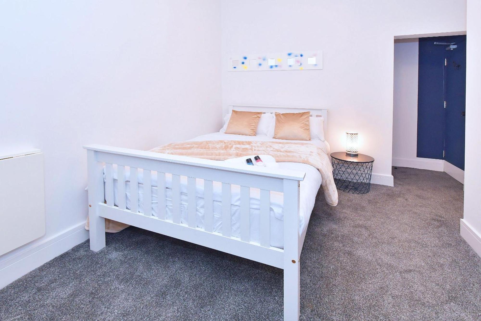 Отель Townhouse @ Henry Street Кру Экстерьер фото